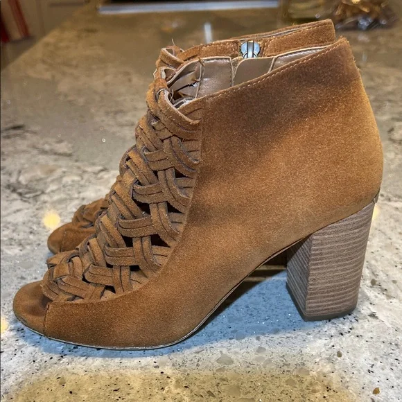 Michael Kors Brown Suede Heeled Boots Ankle Booties Size 6 - Picture 4 of 9